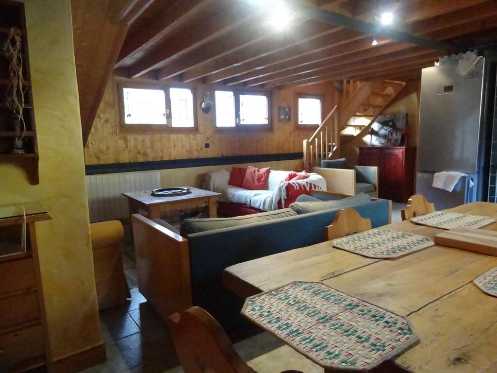 Les Nereides Studios Et Appartements Brides Les Bains Экстерьер фото