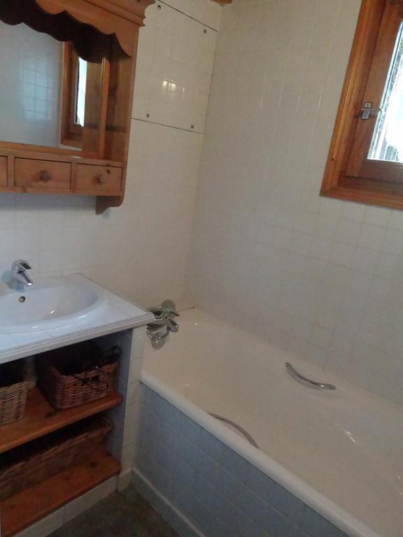 Les Nereides Studios Et Appartements Brides Les Bains Экстерьер фото