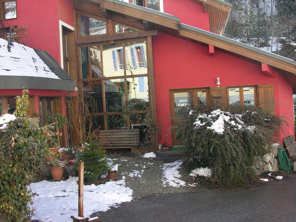Les Nereides Studios Et Appartements Brides Les Bains Экстерьер фото