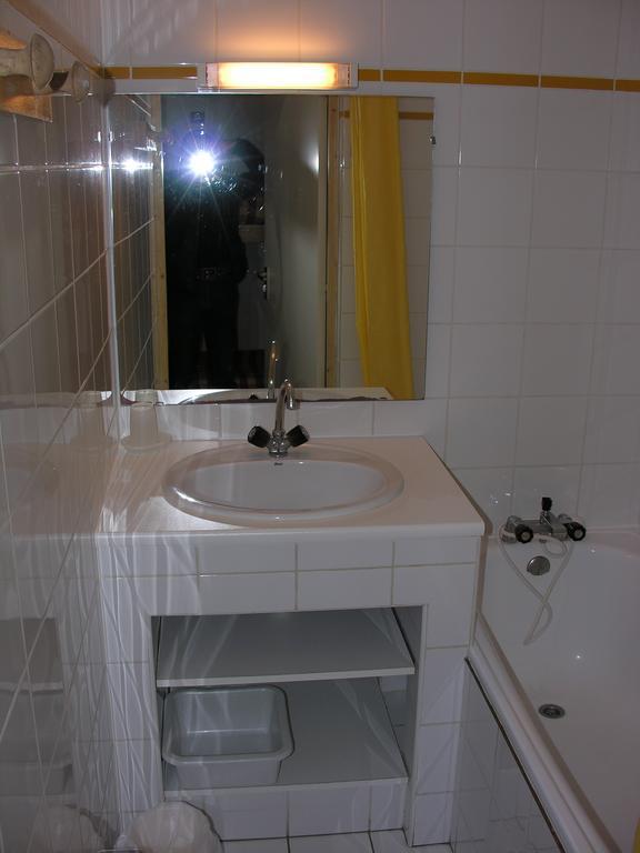 Les Nereides Studios Et Appartements Brides Les Bains Экстерьер фото